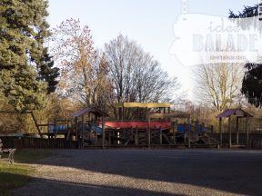Deuxième parc de jeux pour enfants.