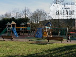 Premier parc de jeux pour enfants.
