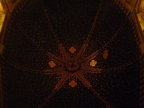 Le plafond.