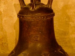 Cloche de Notre Dame.