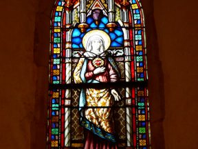 Vitrail de la vierge.