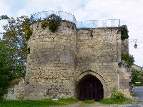 La porte de Chauny à Coucy.