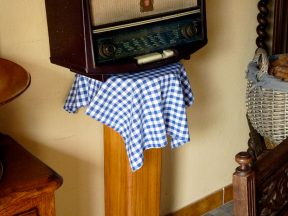 Vieux poste de radio.