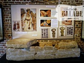 Panneaux d'informations.