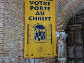 Entrée de l'église.