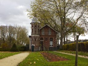 Maison des Champs Élysées.