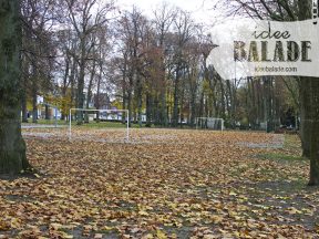 Terrain de foot des Champs Élysées.