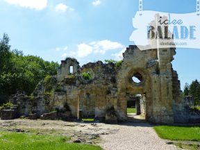 Le bâtiment des convers.