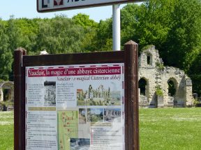 L'entrée de l'abbaye.